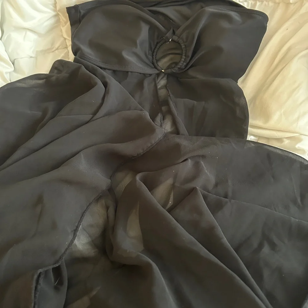 Black Swimsuit Top Size Small for Women - Picture 4 of 4